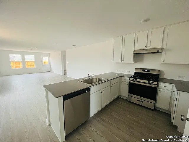 9268 James Bowie — Photo 4