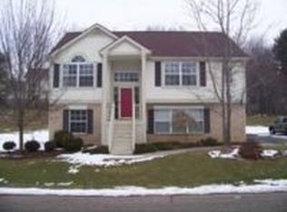 156 Lakeshore Pointe Dr, Howell, MI 48843