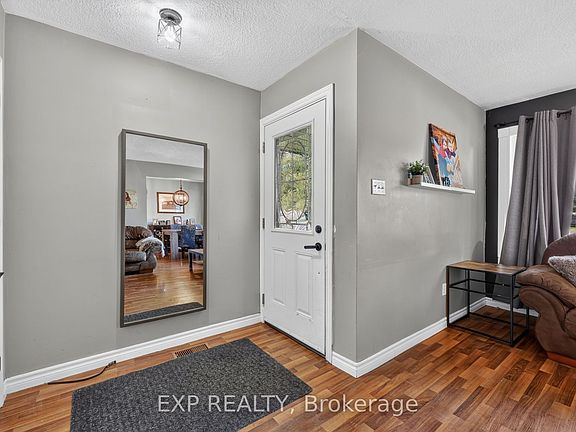 5th image of 239 Scott St