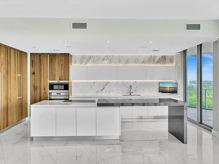 701 N Fort Lauderdale Beach Blvd #802 — Photo 15