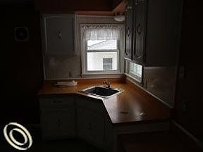 5th image of 29591 W Chicago St