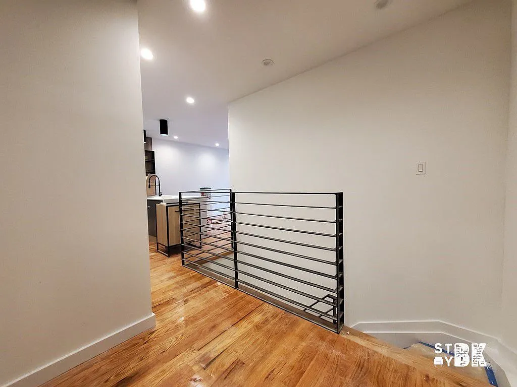 625 Halsey Street — Photo 2