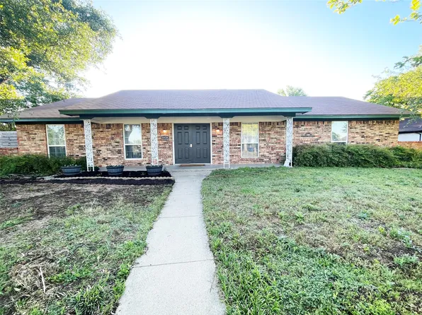 5528 Woodland Hills Dr, Denton, TX 76208