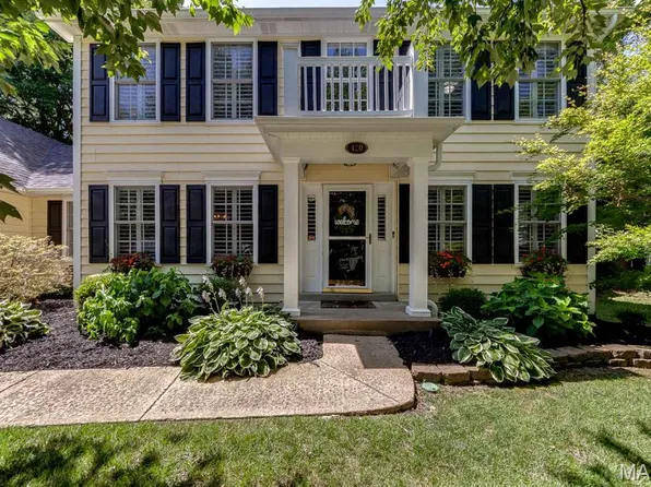 420 Woodview Manor Ln, Saint Louis, MO 63122