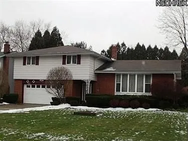 5240 Berkshire Dr photo 1