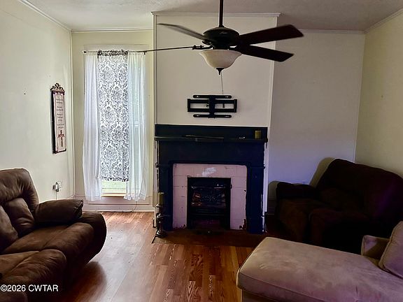 4th image of 1040 E Jackson St