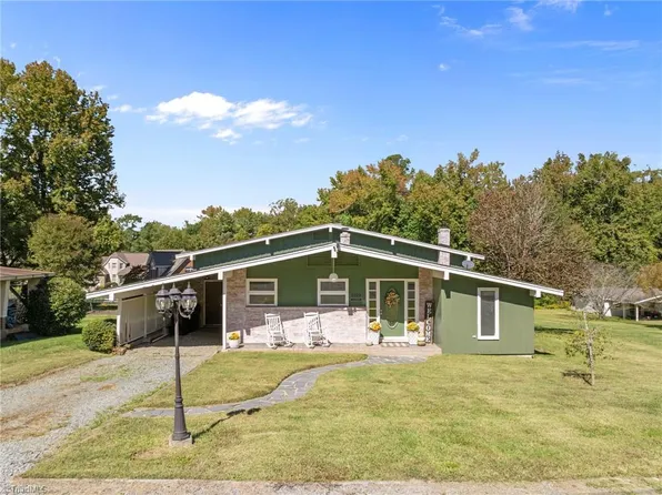 2323 Pineview Dr, Burlington, NC 27215