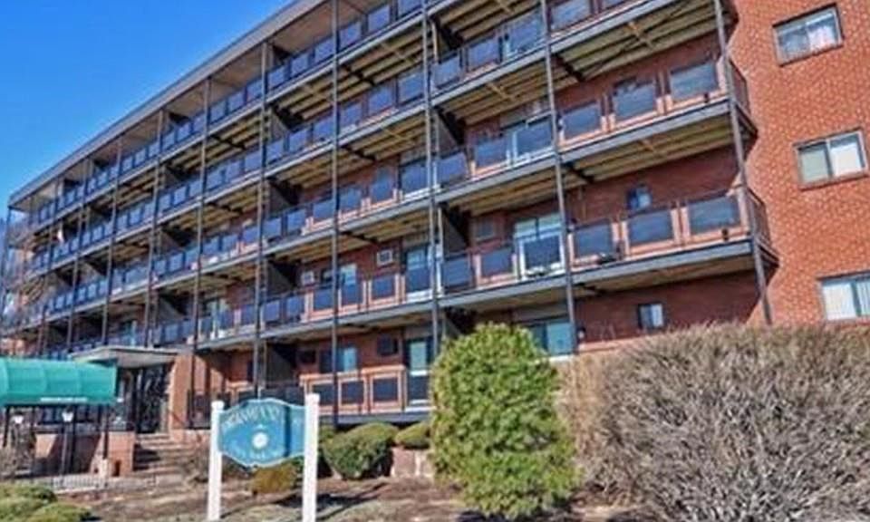 1st image of 585 Revere Beach Pkwy APT 505