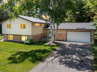 9864 Crestwood Ter, Eden Prairie, MN 55347
