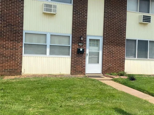 7260 Hazelcrest Dr, Hazelwood, MO 63042
