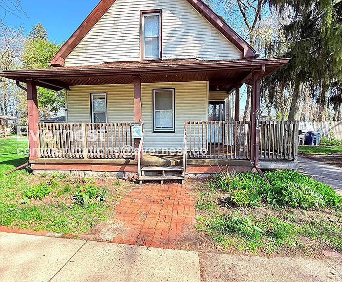 2314 Airline Ave — Photo 1
