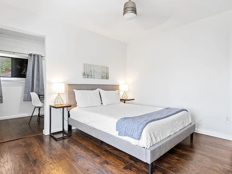 1230 S Montclair Ave — Photo 17