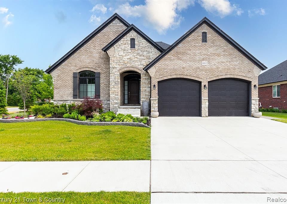 1013 Birkshire Rdg, Rochester, MI 48307 Zillow