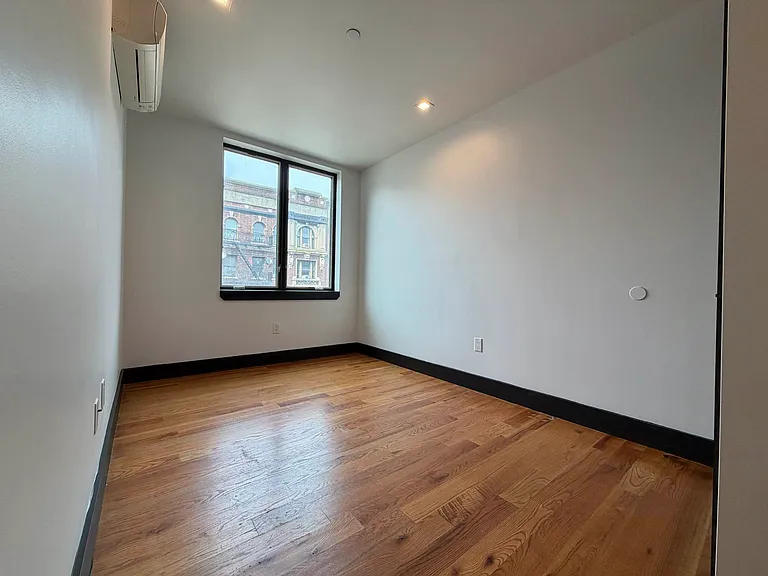 242 Parkside Ave #3A — Photo 4