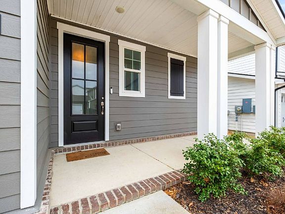 3rd image of 208 Parker Dr