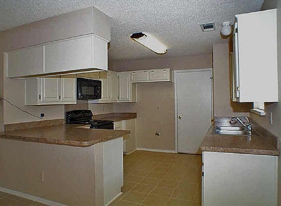 4th image of 5230 Prairie Creek Dr