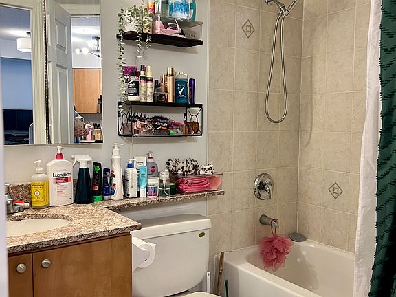 5th image of 5508 Yonge St #506