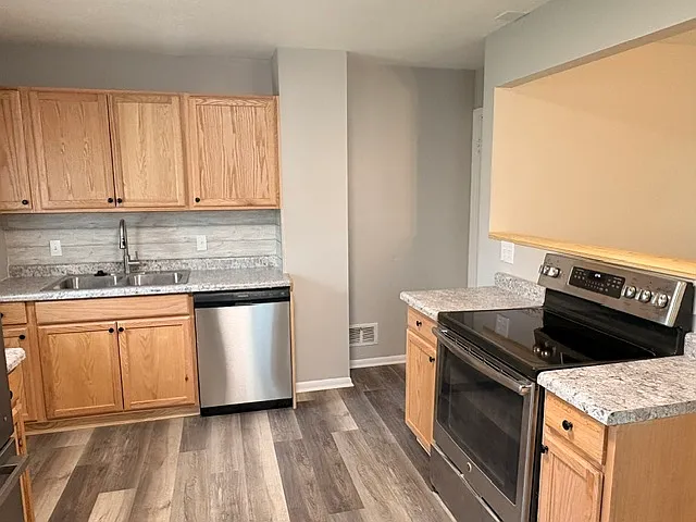 2301 Byrneway Dr — Photo 4