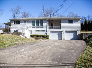 194 Coal Bluff Rd, Finleyville, PA 15332