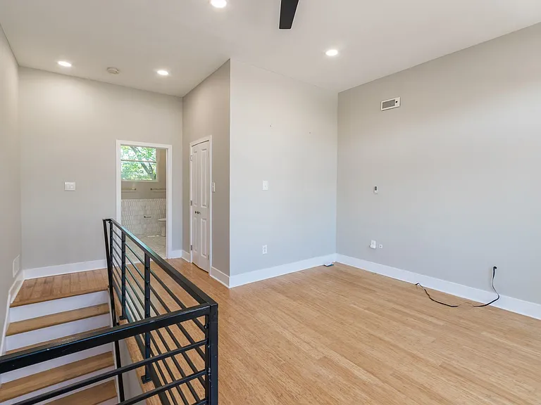 2208 Montrose St — Photo 27
