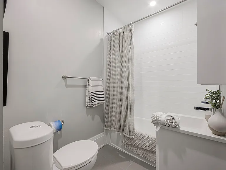 261 Vaughan Rd — Photo 5