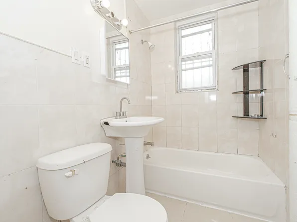 2418 East 23rd Street image 17 of 40