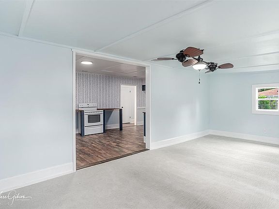 4th image of 9042 Letha Ln