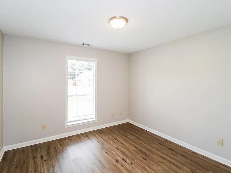 6752 Oakmoor Cir S — Photo 14