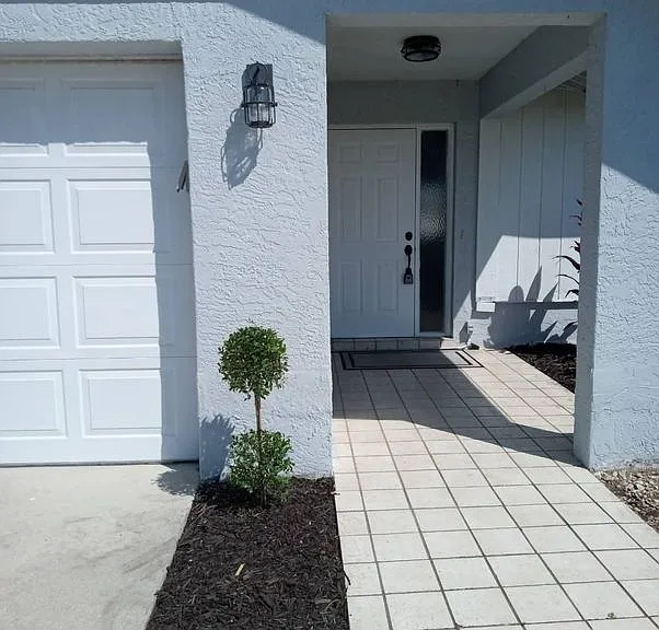 159 SE Santa Barbara Pl — Photo 4