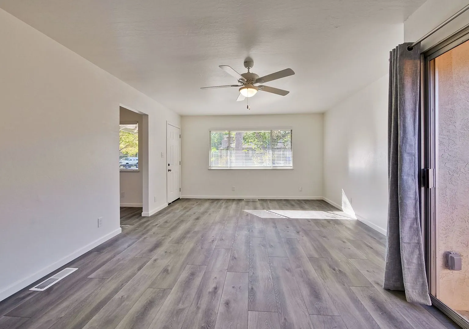 683 Arbutus Ave — Photo 4