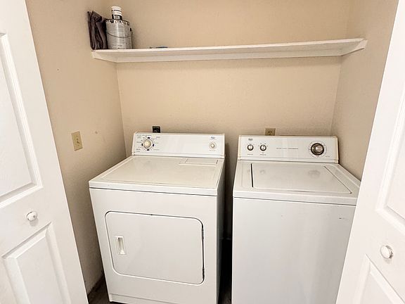 3rd image of 1400 Cinder Rock Dr Unit 201