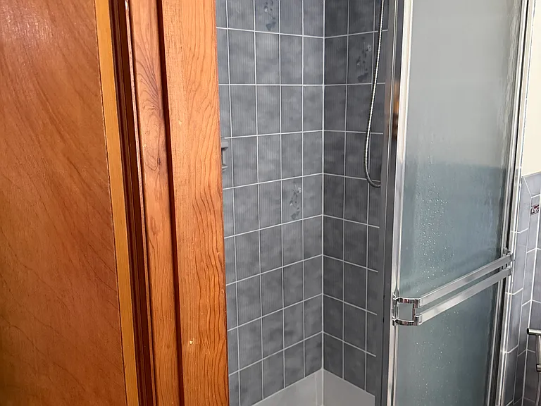 499 W Grand Ave #1 — Photo 3