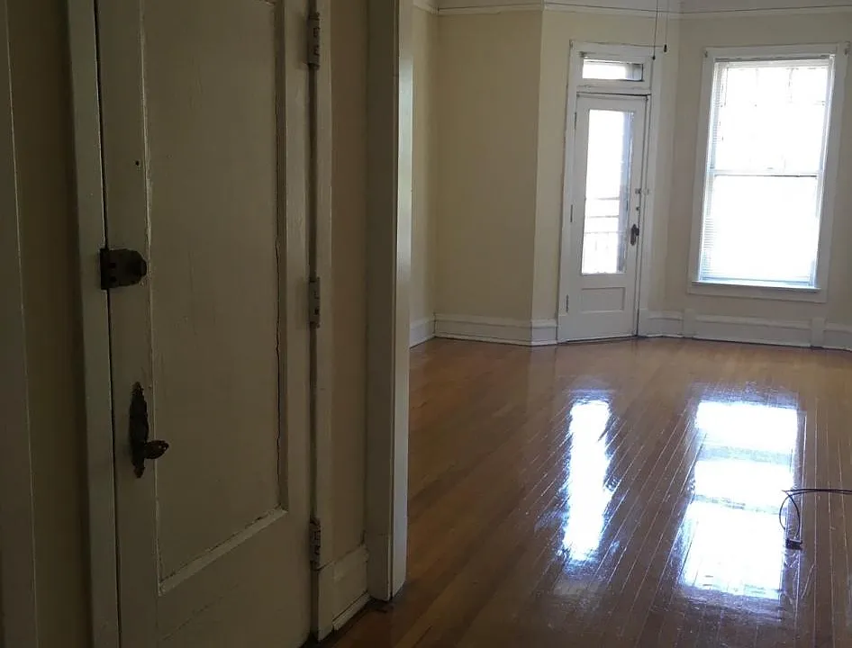 753 W Bittersweet Pl #1