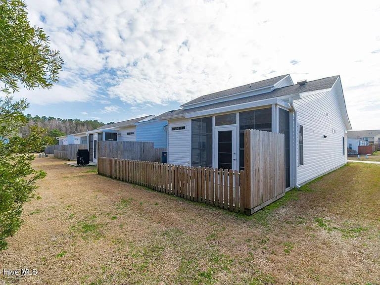 1103 Pirates Landing Dr — Photo 44