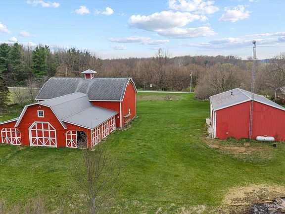4th image of 20216 Muckshaw Rd