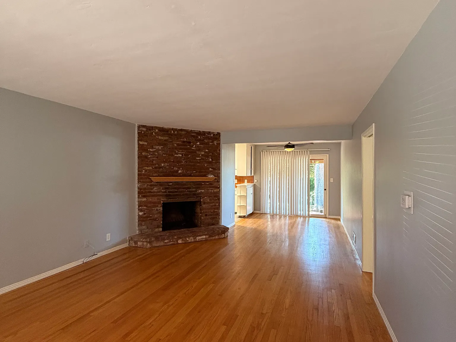 2 bed, 1161 sqft, $3,000 — Photo 2