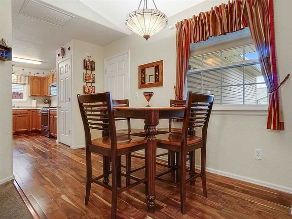 5th image of 2988 Brookside Dr