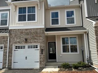9 Turf Ct, Royersford, PA 19468