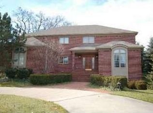5785 Algonquin Ct, Troy, MI 48098
