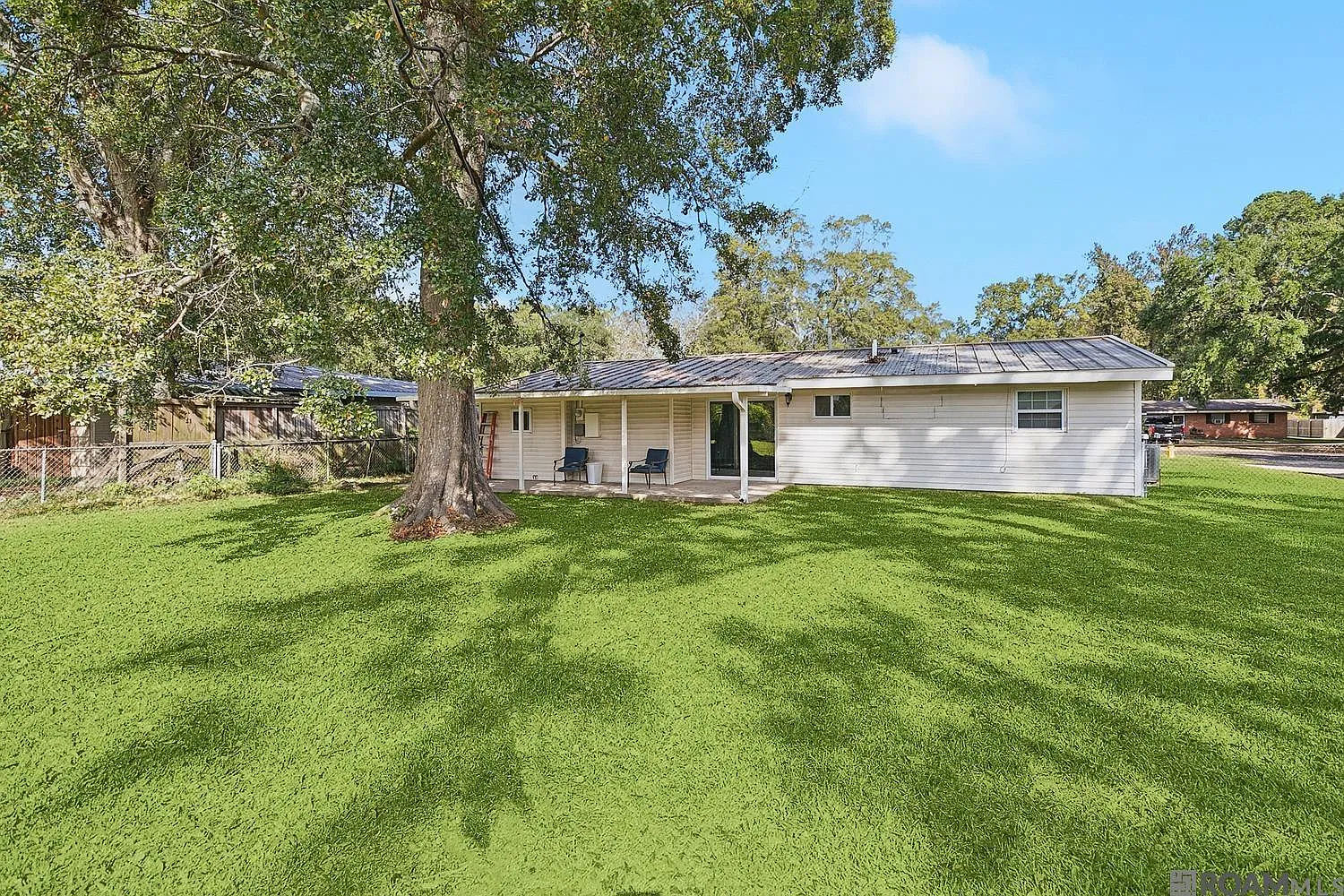 3 bed, 1258 sqft, $2,000 — Photo 3