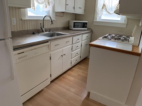5th image of 24 Parker Ave