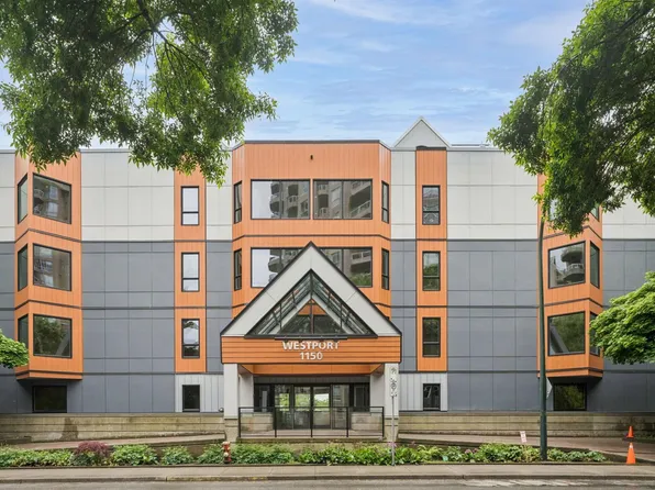 1150 Quayside Dr #225, New Westminster, BC V3M 6E1