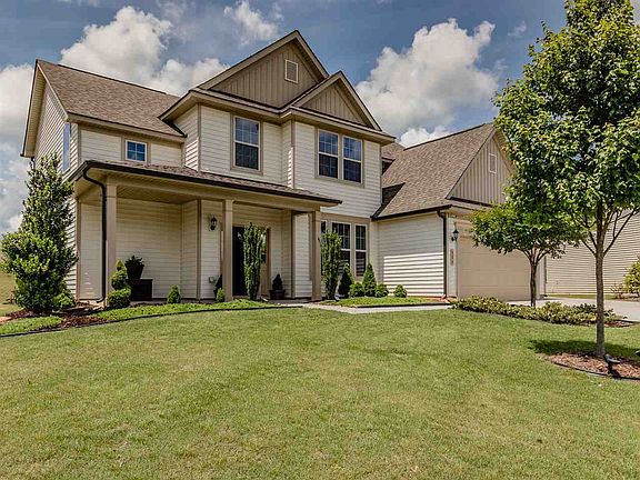 2nd image of 806 Beech Glen Dr