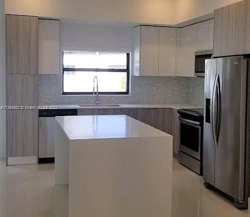 5th image of 10606 SW 118th Ave #10606
