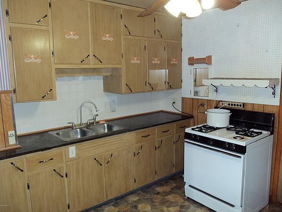 2nd image of 212 Pelton Ave