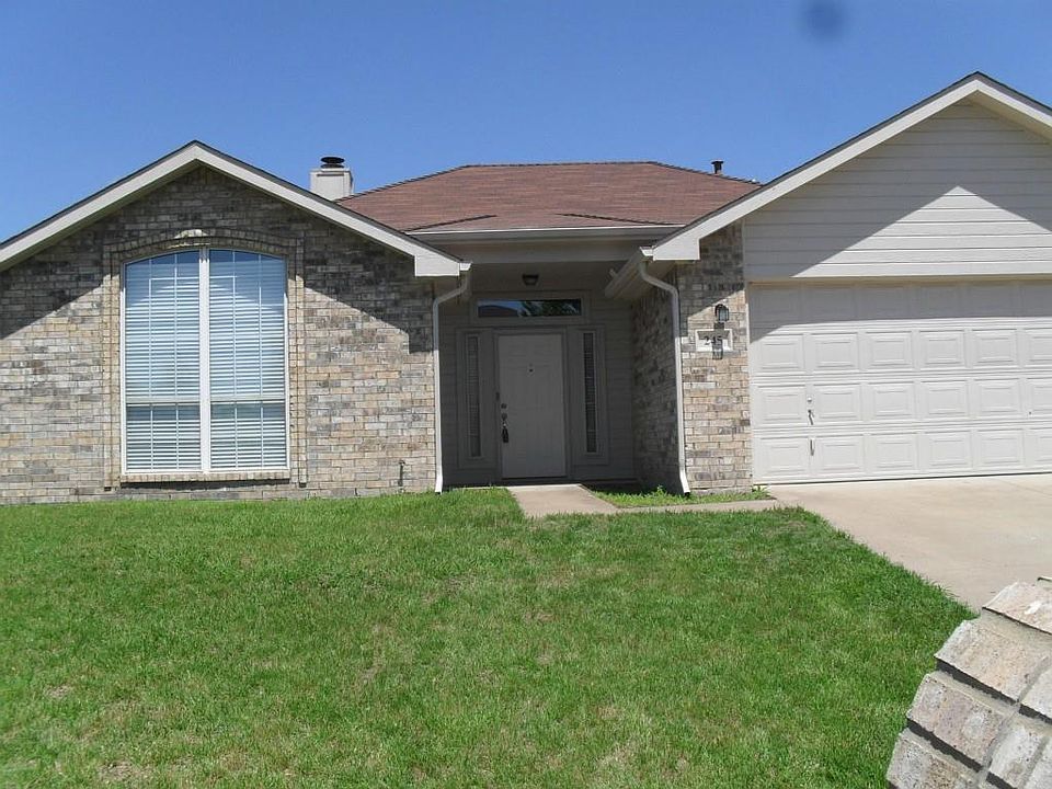 245 W Glen Meadow Dr, Glenn Heights 