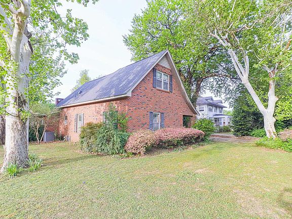 4th image of 623 W Oak Ave