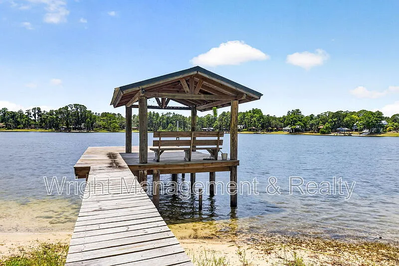 3 bed, 2.0 bath, 1654 sqft, $2,200 — Photo 3