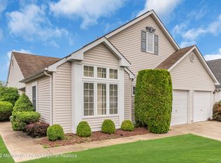 8 Grosunor Ct, Jackson, NJ 08527