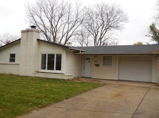1000 Valley Stream Dr, Wheeling, IL 60090